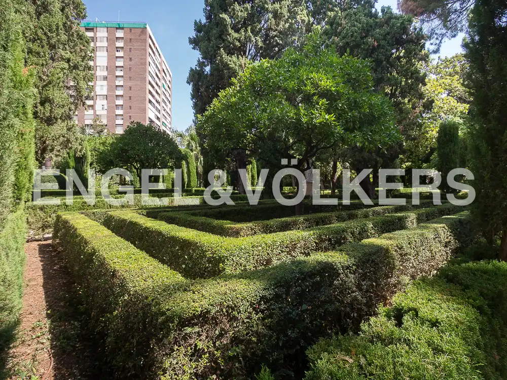 Garden of Flat for rent in Valencia  with Air Conditioner, Heating and Terrace