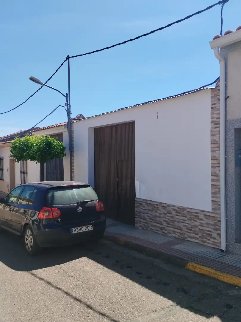Vista exterior de Casa o chalet en venta en La Albuera con Jardín privado, Trastero y Amueblado
