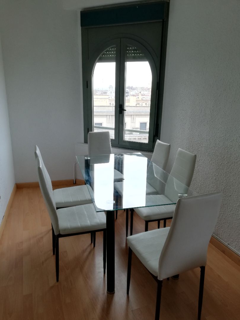 Menjador de Apartament de lloguer en  Zaragoza Capital amb Calefacció, Parquet i Moblat