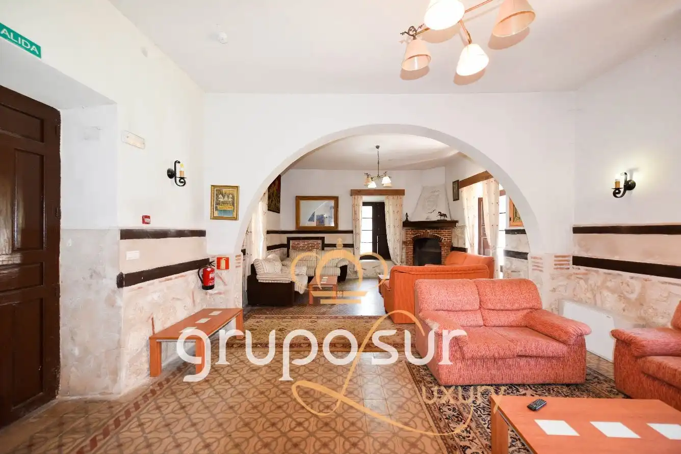 Country homes for sale in Olmedo  with Heating, Private garden and Parquet flooring