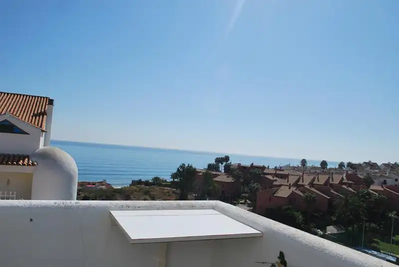 Ático de alquiler en Estepona Golf