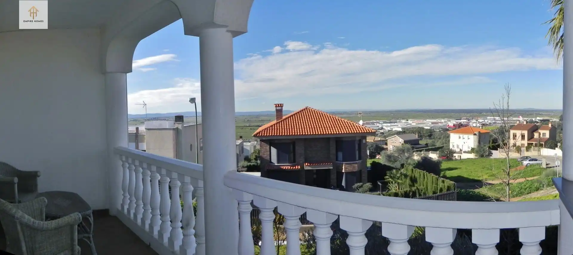 Vista exterior de Casa o xalet en venda en Cáceres amb Aire condicionat, Calefacció i Jardí privat