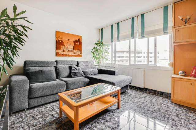 Piso en Venta en Passatge Barcelona en Ca n'Oriol