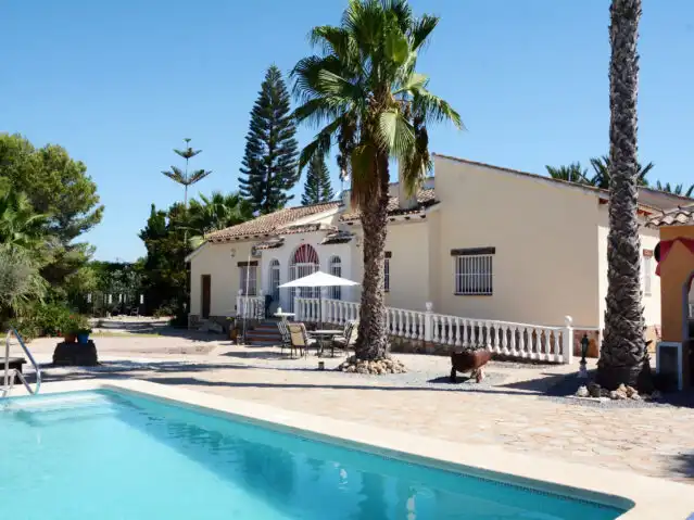 Vista exterior de Casa o xalet en venda en Alicante / Alacant