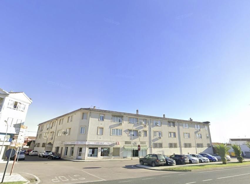 Vista exterior de Pis en venda en Malpartida de Cáceres amb Traster i Piscina comunitària