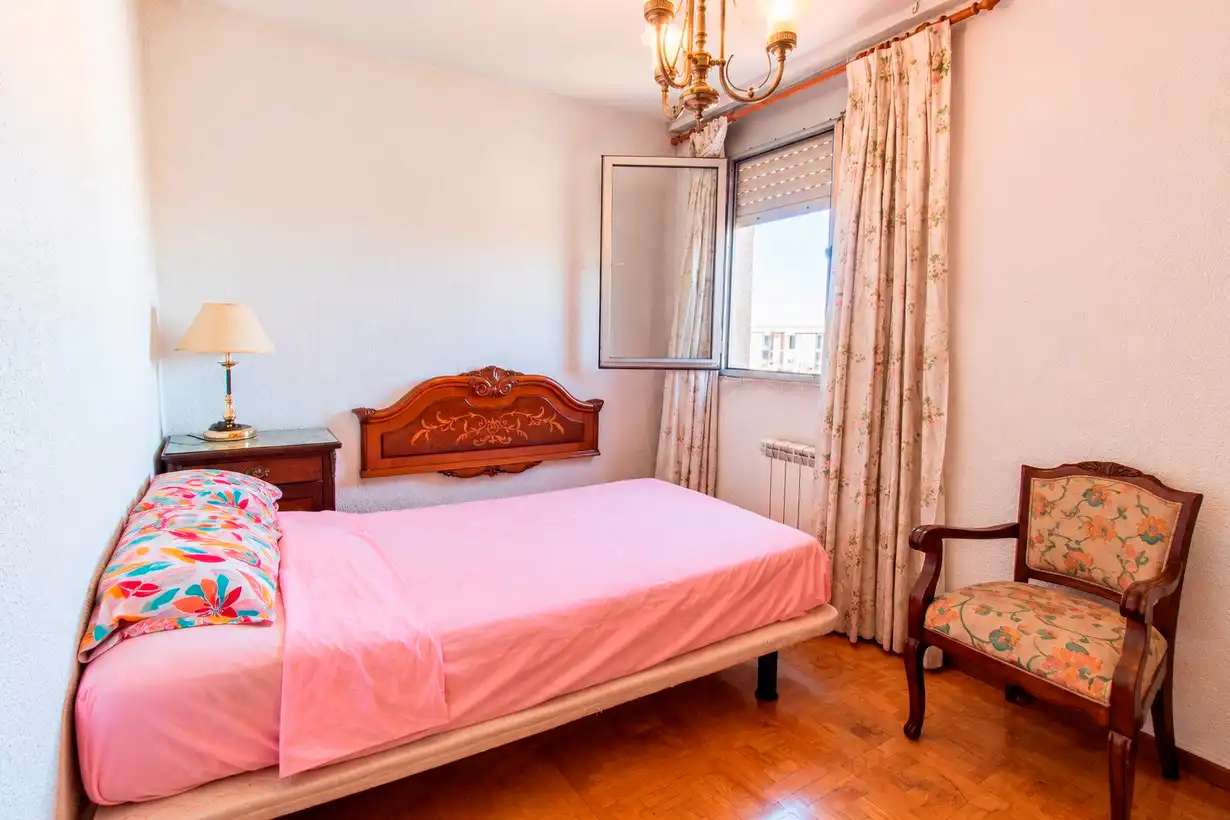 Habitación de Piso en venta en Madrid con Calefacción, Amueblado y Horno