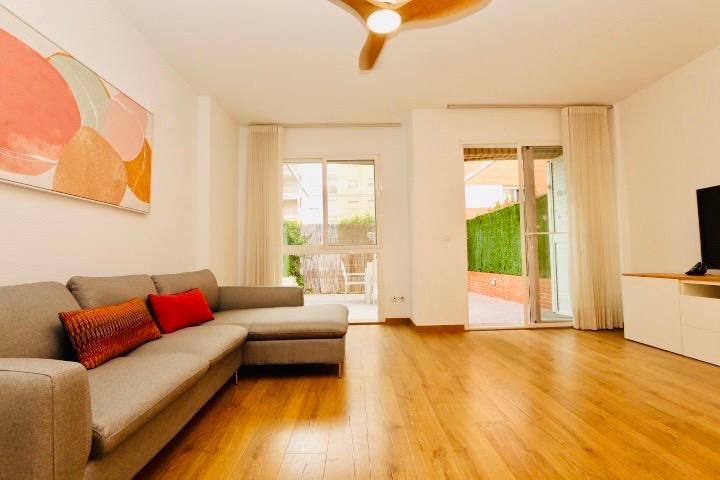 Wohnzimmer von Einfamilien-Reihenhaus miete in Paterna mit Klimaanlage, Heizung und Privatgarten