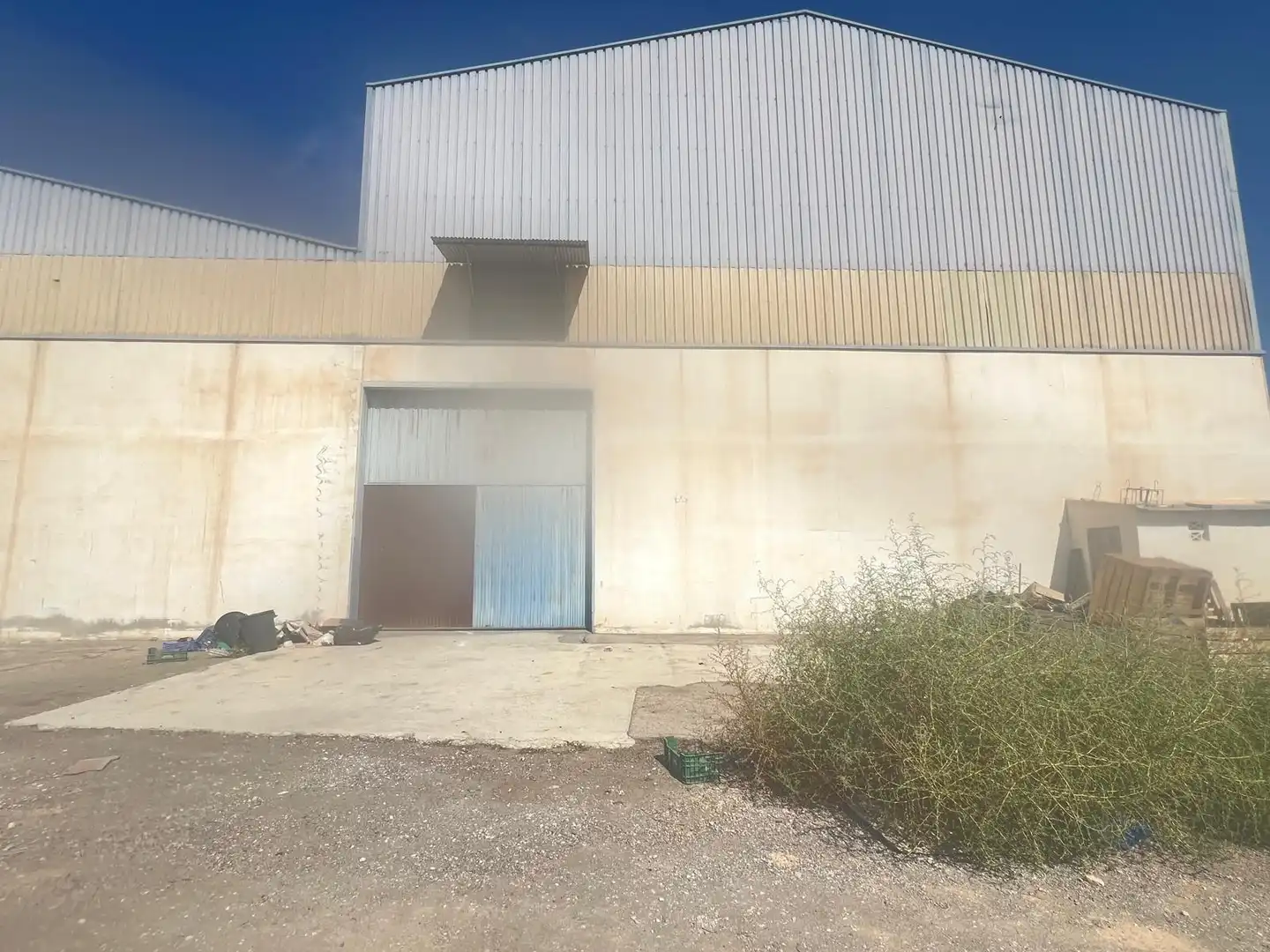 Außenansicht von Fabrikhallen zur Miete in Elche / Elx