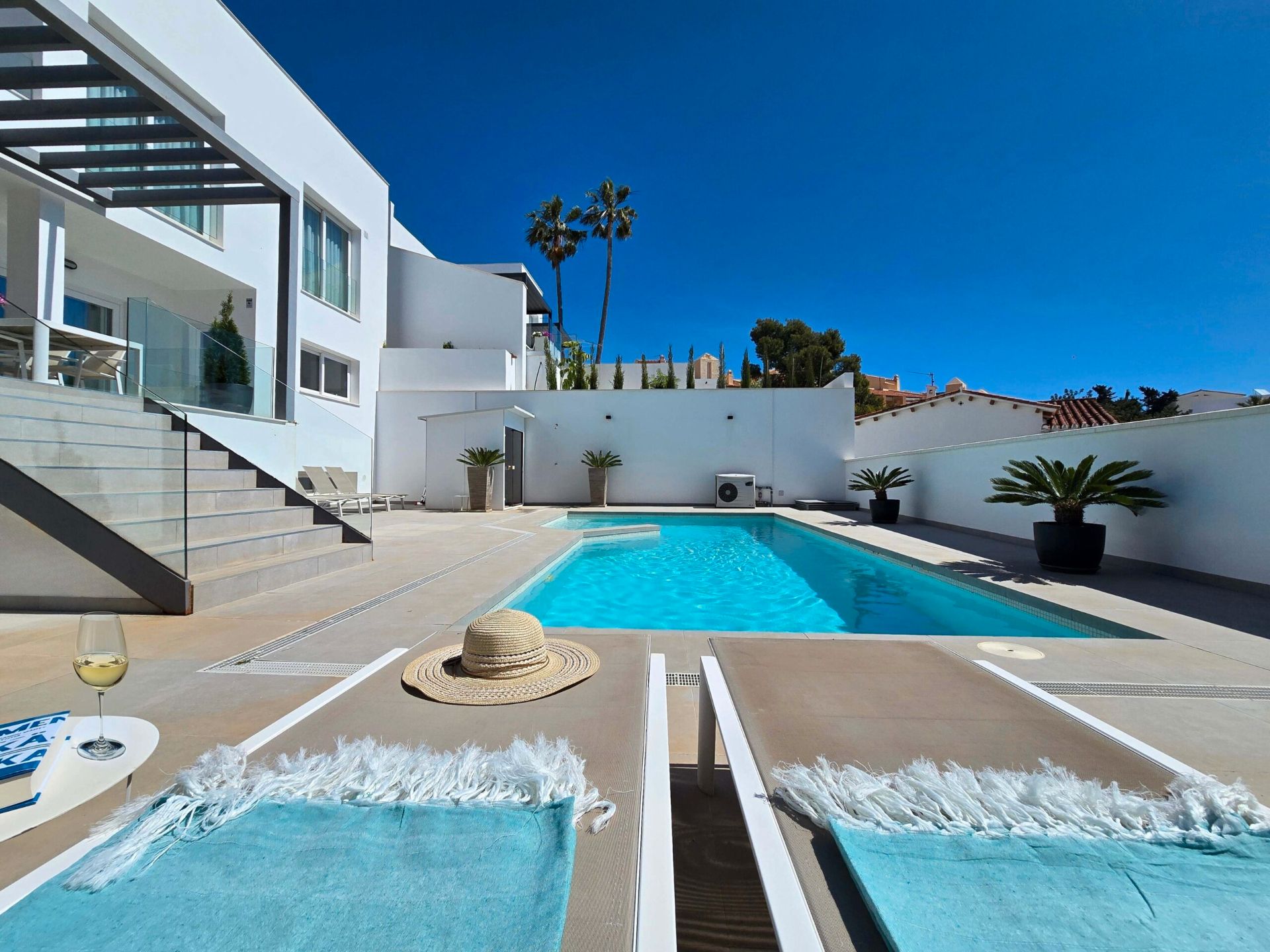 Swimming pool of House or chalet for sale in Fuengirola  with Air Conditioner, Heating and Private garden
