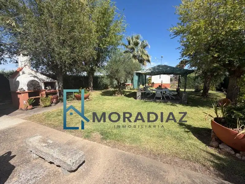Garden of Houses for sale in Don Benito  with Air Conditioner, Heating and Private garden
