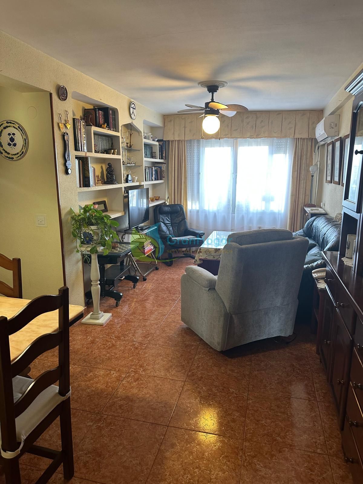 Living room of Flat for sale in  Sevilla Capital  with Furnished