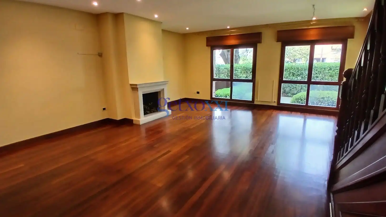 Sala de estar de Casa adosada en venta en Getxo  con Calefacción, Jardín privado y Trastero