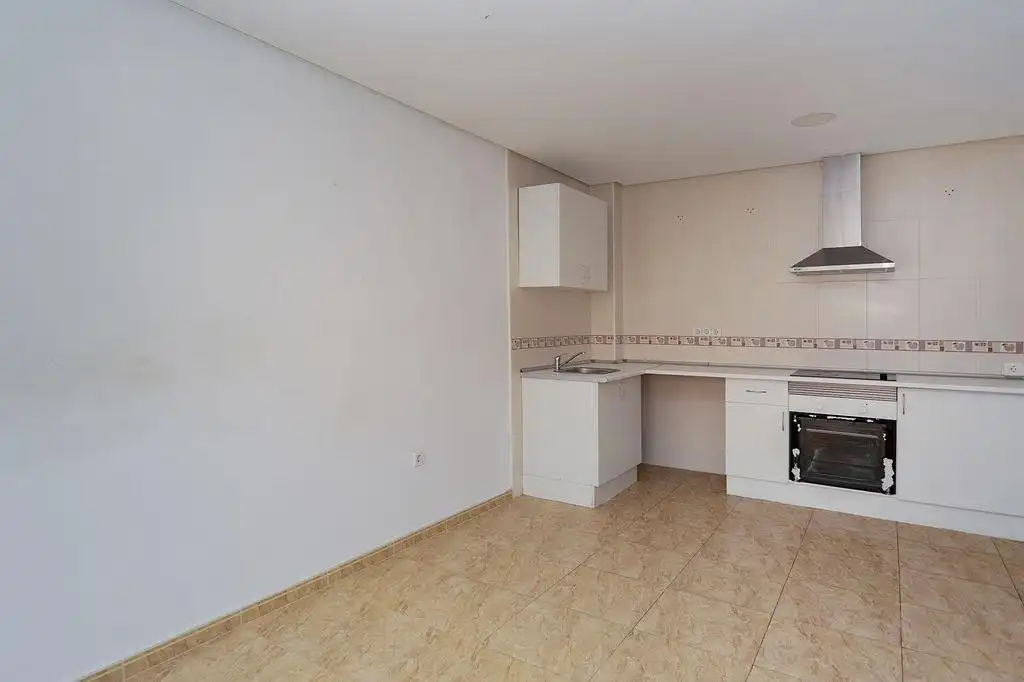 Flat with lift for sale in Calle POLO MEDINA 17, imagen 2