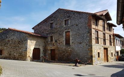 Vista exterior de Casa o xalet en venda en Medio Cudeyo amb Terrassa