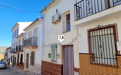 Vista exterior de Casa adosada en venda en Cuevas de San Marcos amb Aire condicionat