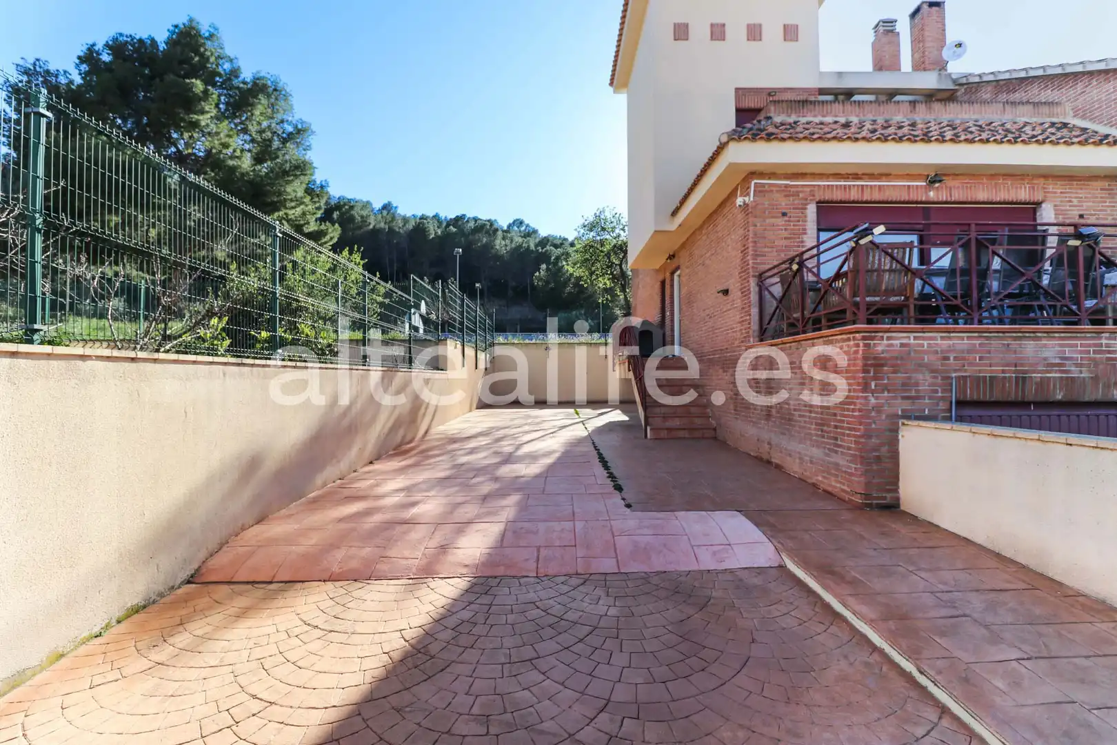 Jardín de Casa adosada en venta en La Nucia con Calefacción, Terraza y Piscina comunitaria