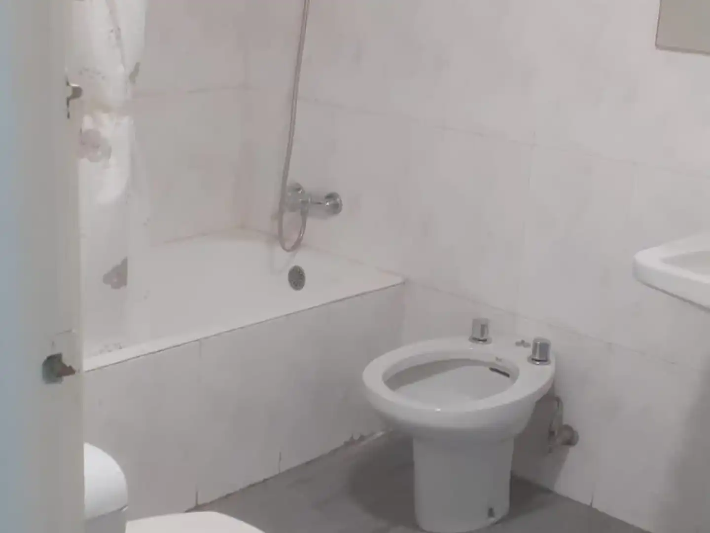 Bathroom of Flat for rent in Murcia  with Air Conditioner, Heating and Furnished