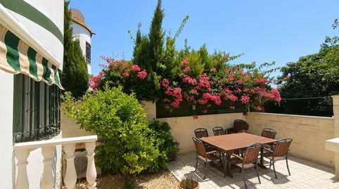 Bungalow adosado con amplias terrazas, 5 dormitorios y gran potencial en La Font  El Campello, imatge 5