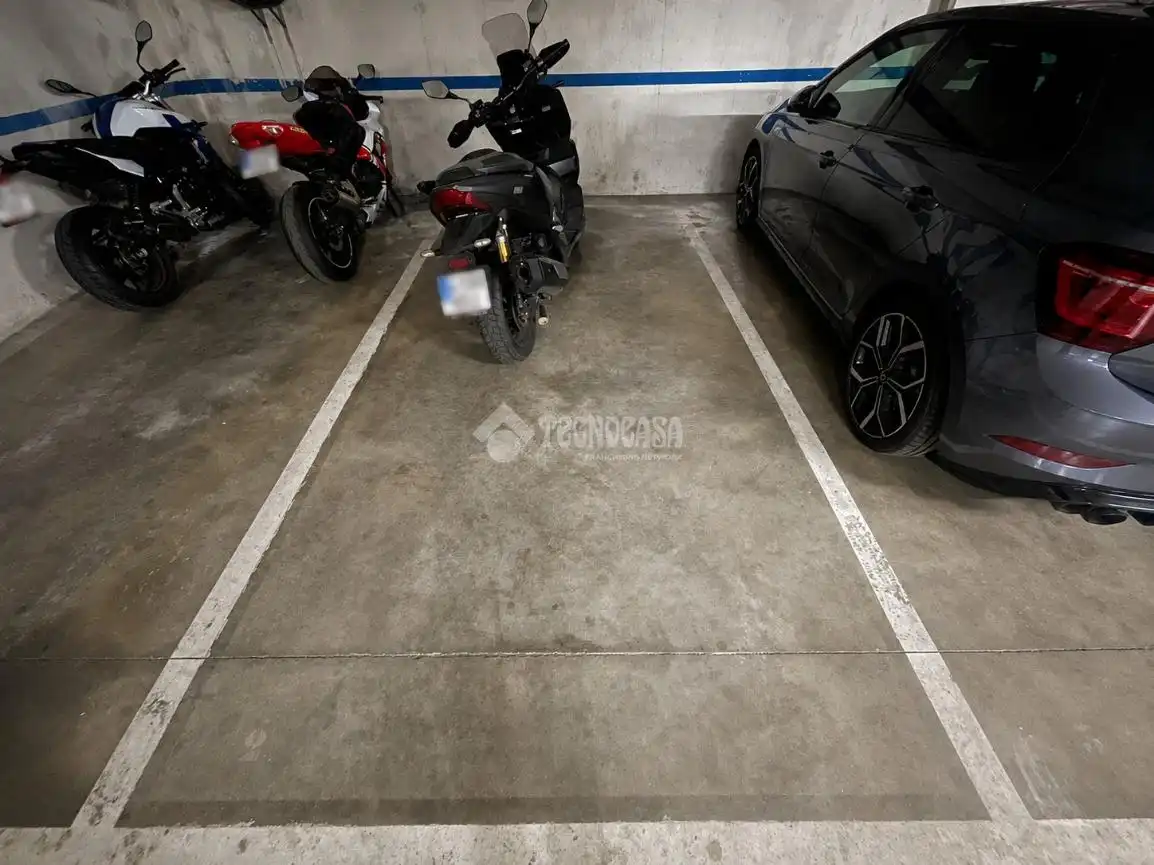 Parkplatz von Garage zum Verkauf in Barcelona