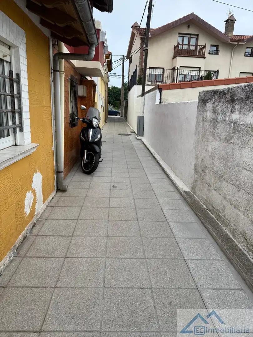 Vista exterior de Casa adosada en venta en Santander
