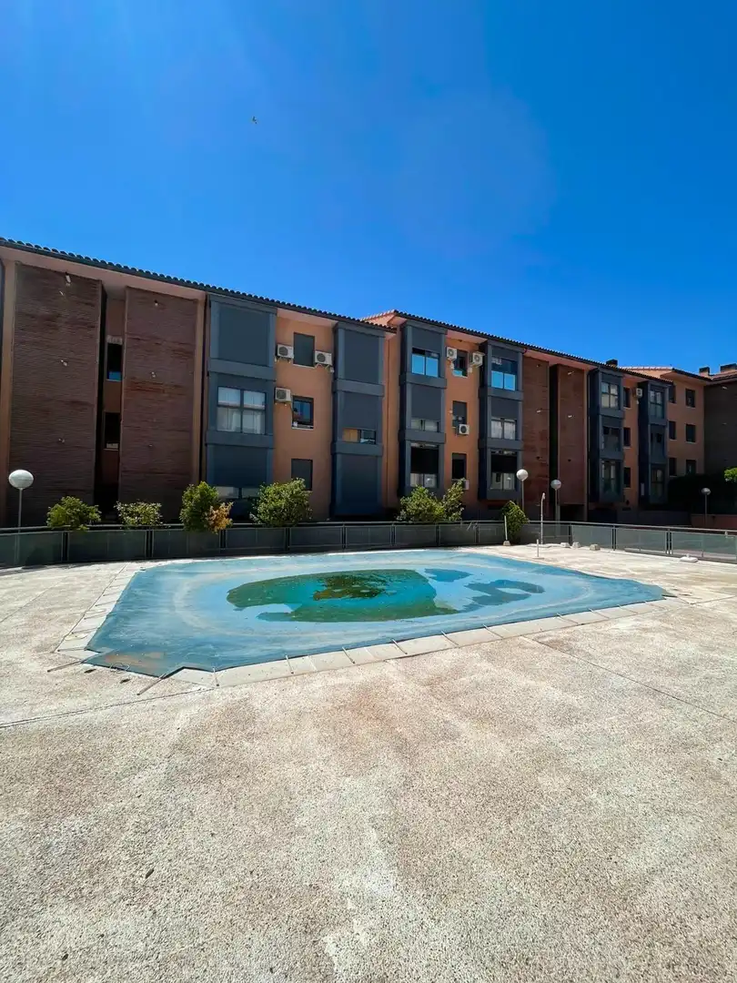 Schwimmbecken von Dachboden zur Miete in El Molar (Madrid) mit Heizung, Terrasse und Balkon