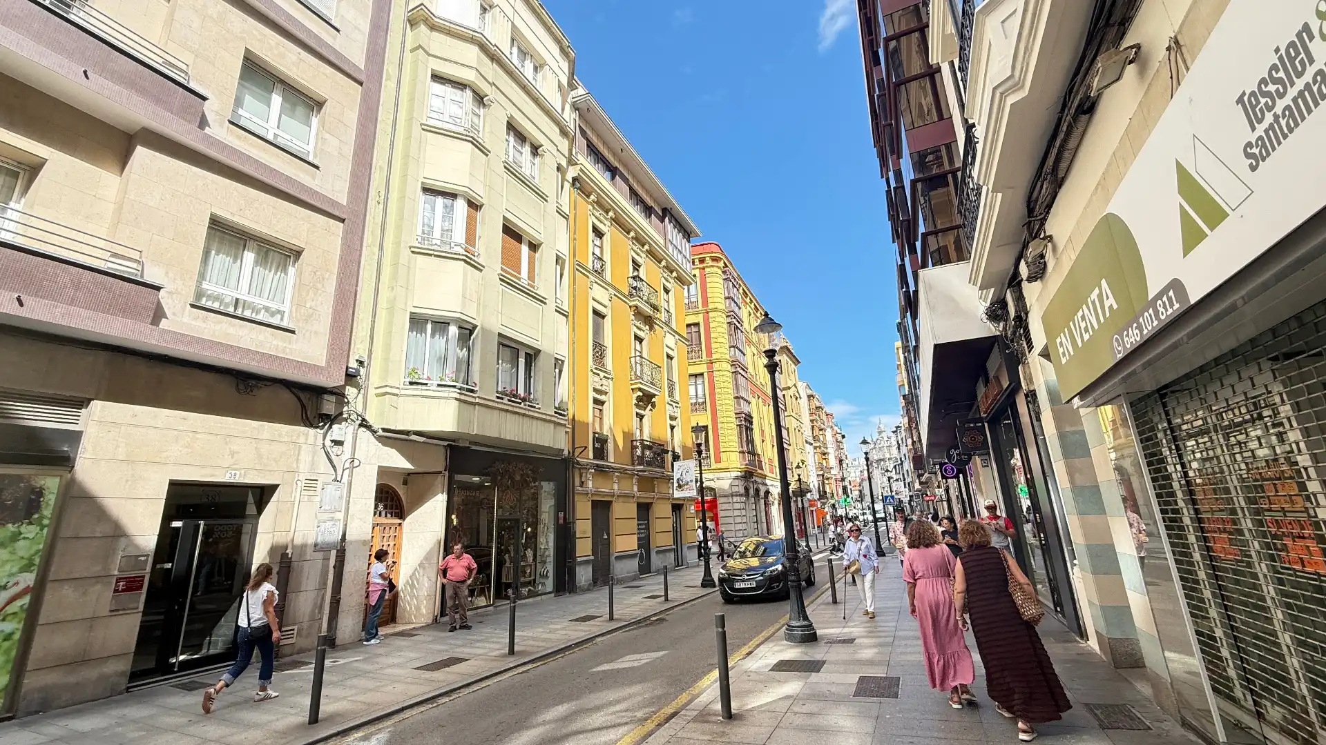 Vista exterior de Pis de lloguer en Gijón  amb Calefacció, Parquet i Moblat