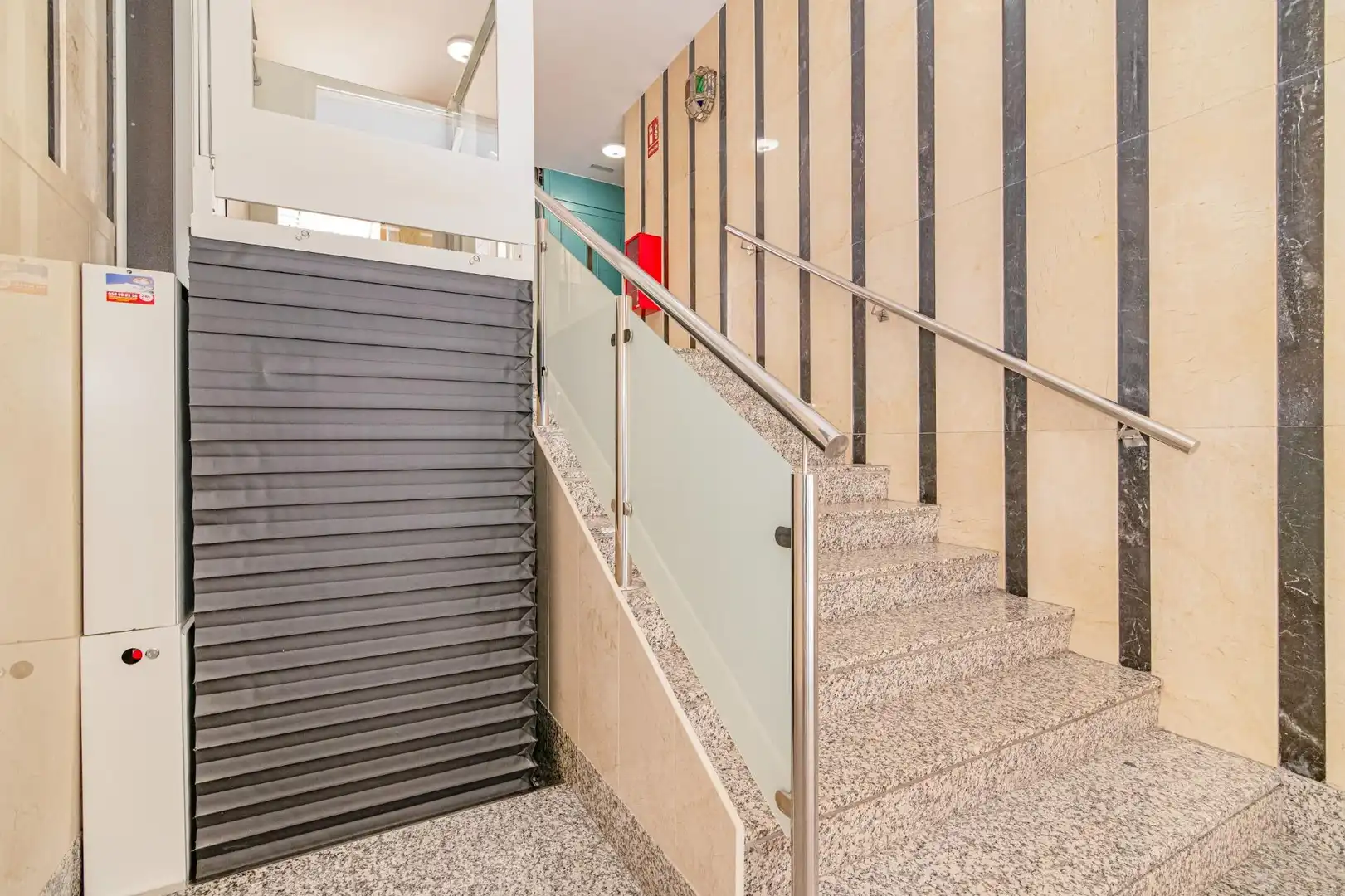 Piso en venta en Granada con Calefacción, Trastero y Balcón