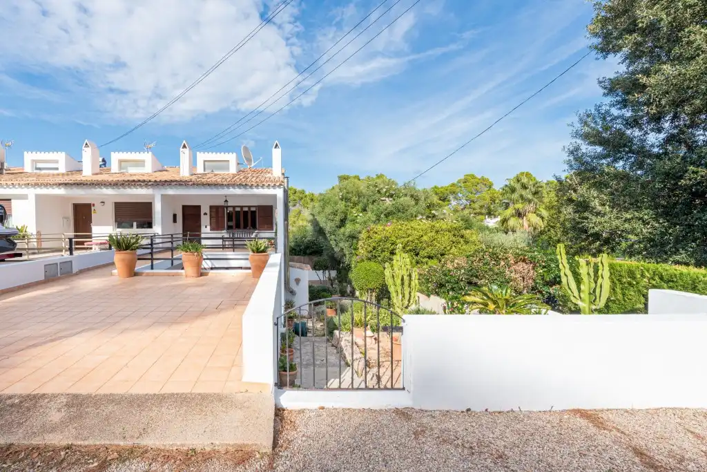 Außenansicht von Haus oder Chalet zum Verkauf in Pollença mit Heizung, Privatgarten und Terrasse