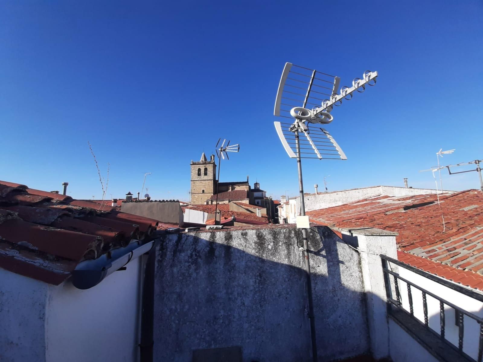 Exterior view of House or chalet for sale in Garrovillas de Alconétar  with Terrace and Balcony