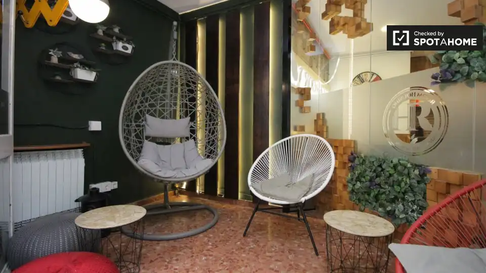 Terrace of Flat for share in Barcelona  with Air Conditioner, Heating and Furnished