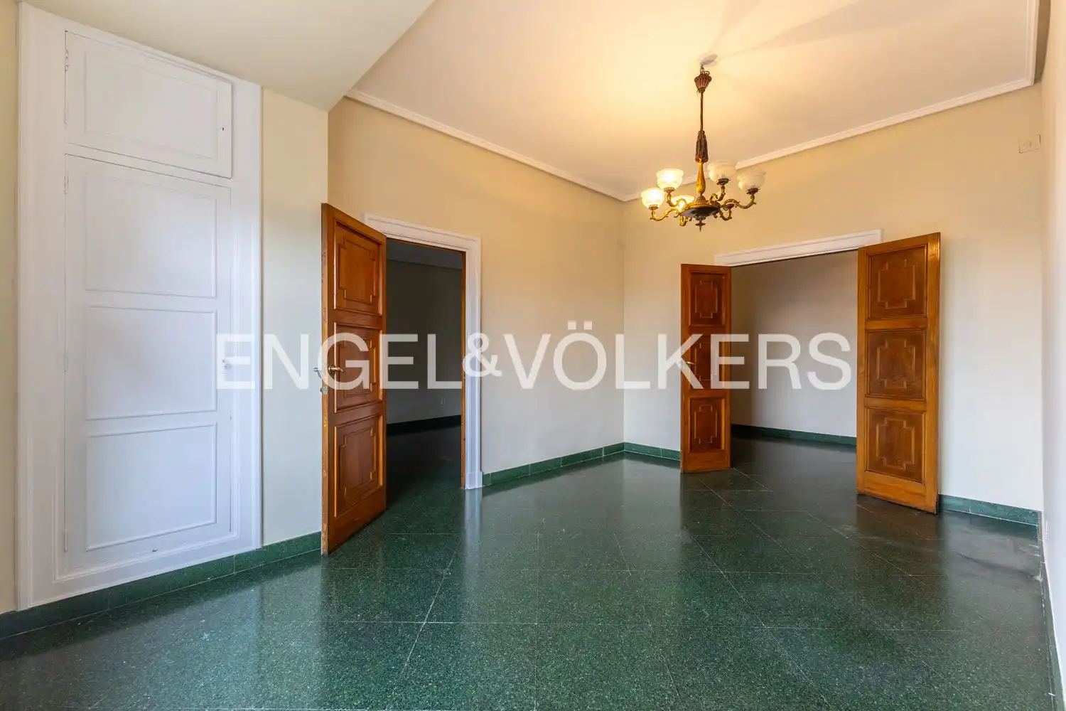 Flat for rent in Valencia  with Air Conditioner, Heating and Terrace