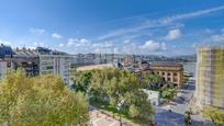 Vista exterior de Dúplex en venda en Donostia - San Sebastián  amb Terrassa