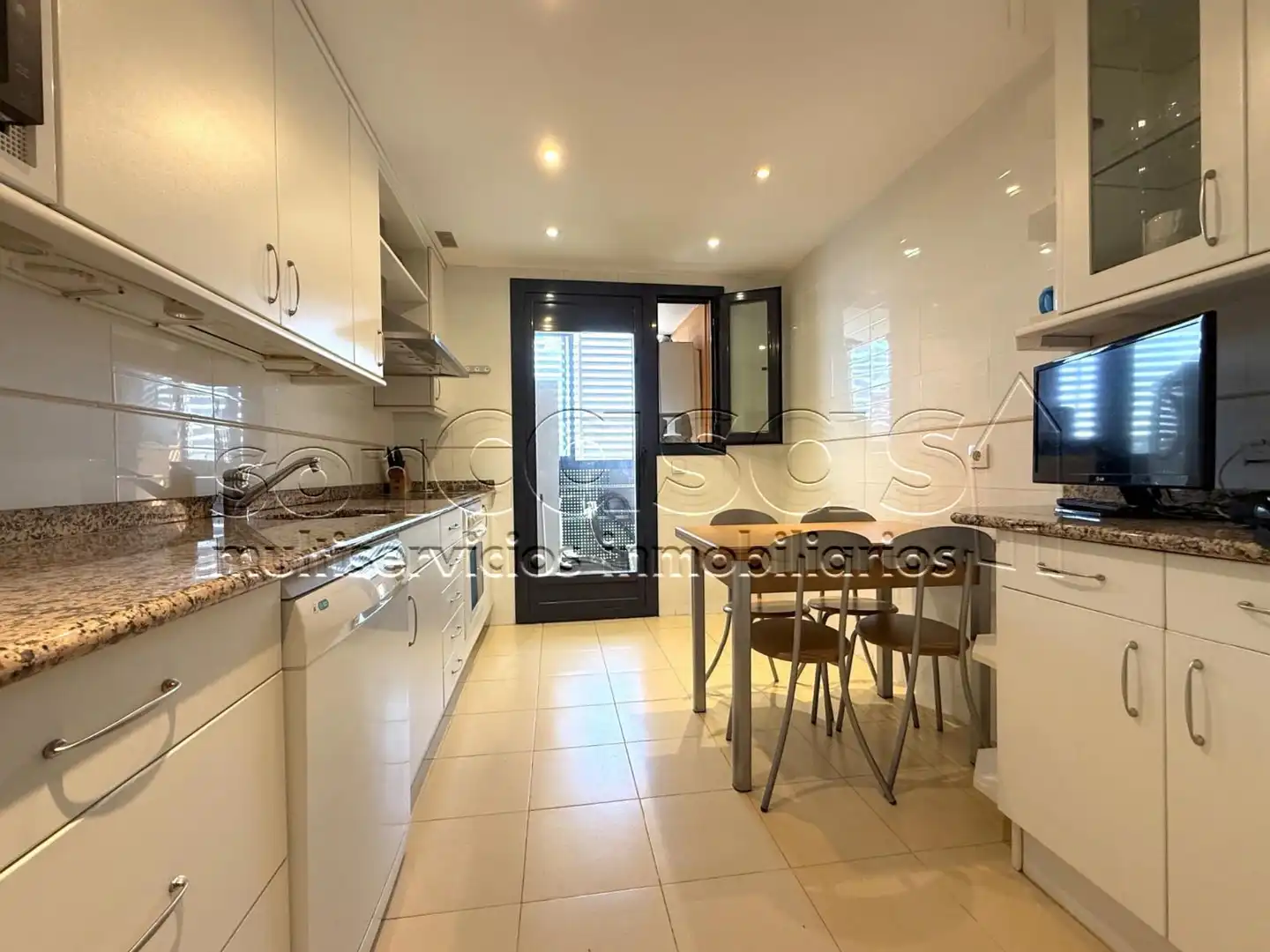 Kitchen of Flat for rent in Madrid  with Air Conditioner, Heating and Terrace