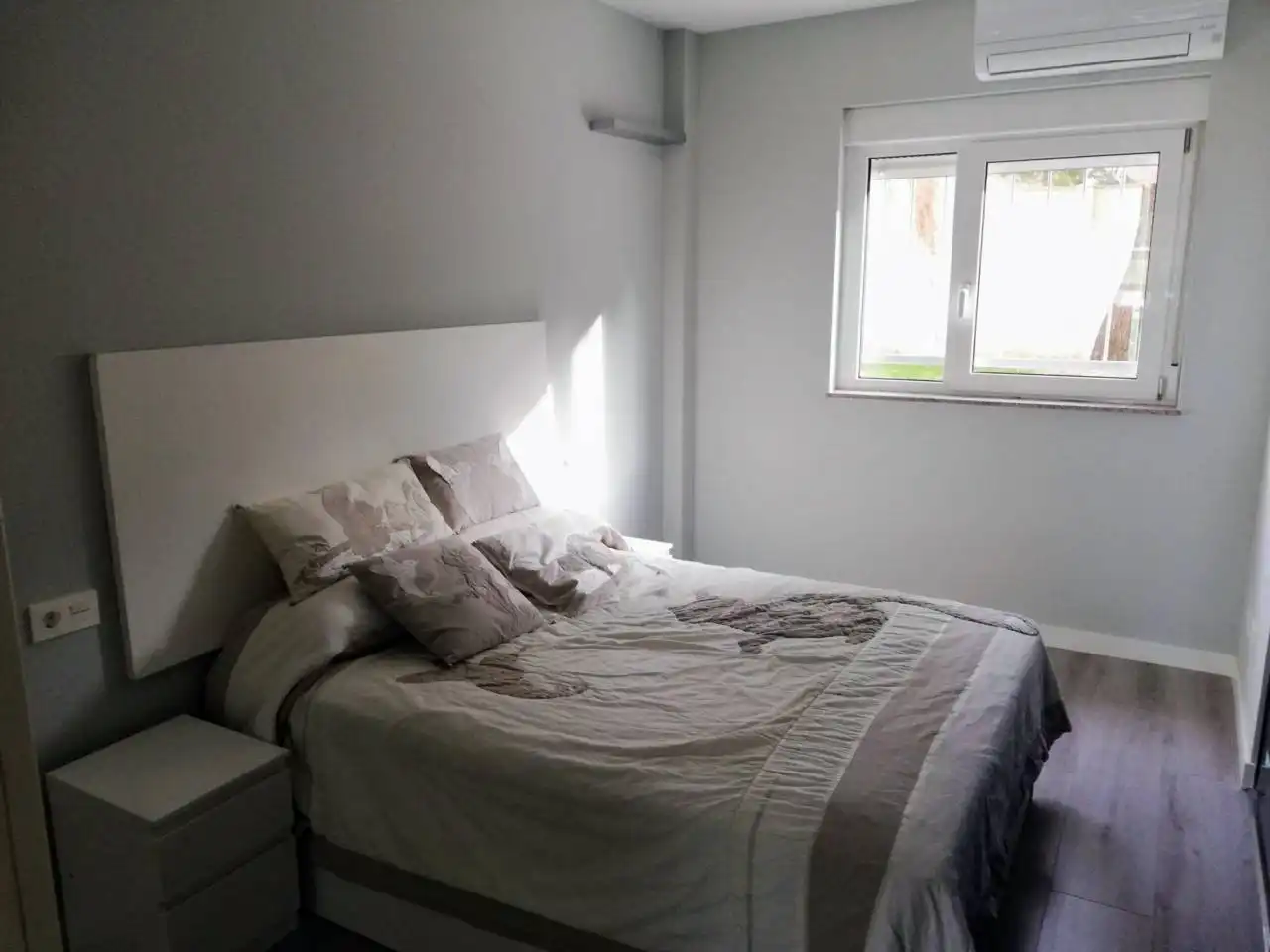 Habitación de Apartamento de alquiler en Burgos con Calefacción, Terraza y Amueblado