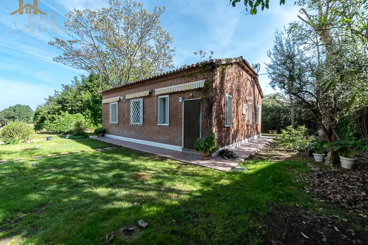 Vista exterior de Casa o xalet en venda en Griñón amb Calefacció, Jardí privat i Piscina