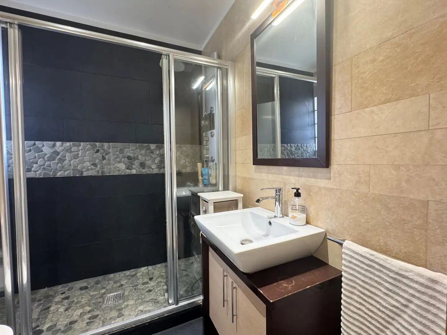 Baño de Ático en venta en Igualada con Calefacción, Parquet y Terraza