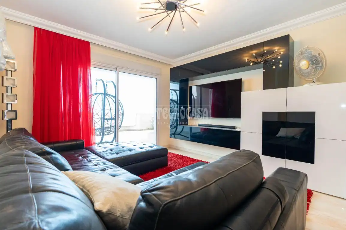 Sala de estar de Piso en venta en Santiago del Teide con Balcón y Piscina comunitaria