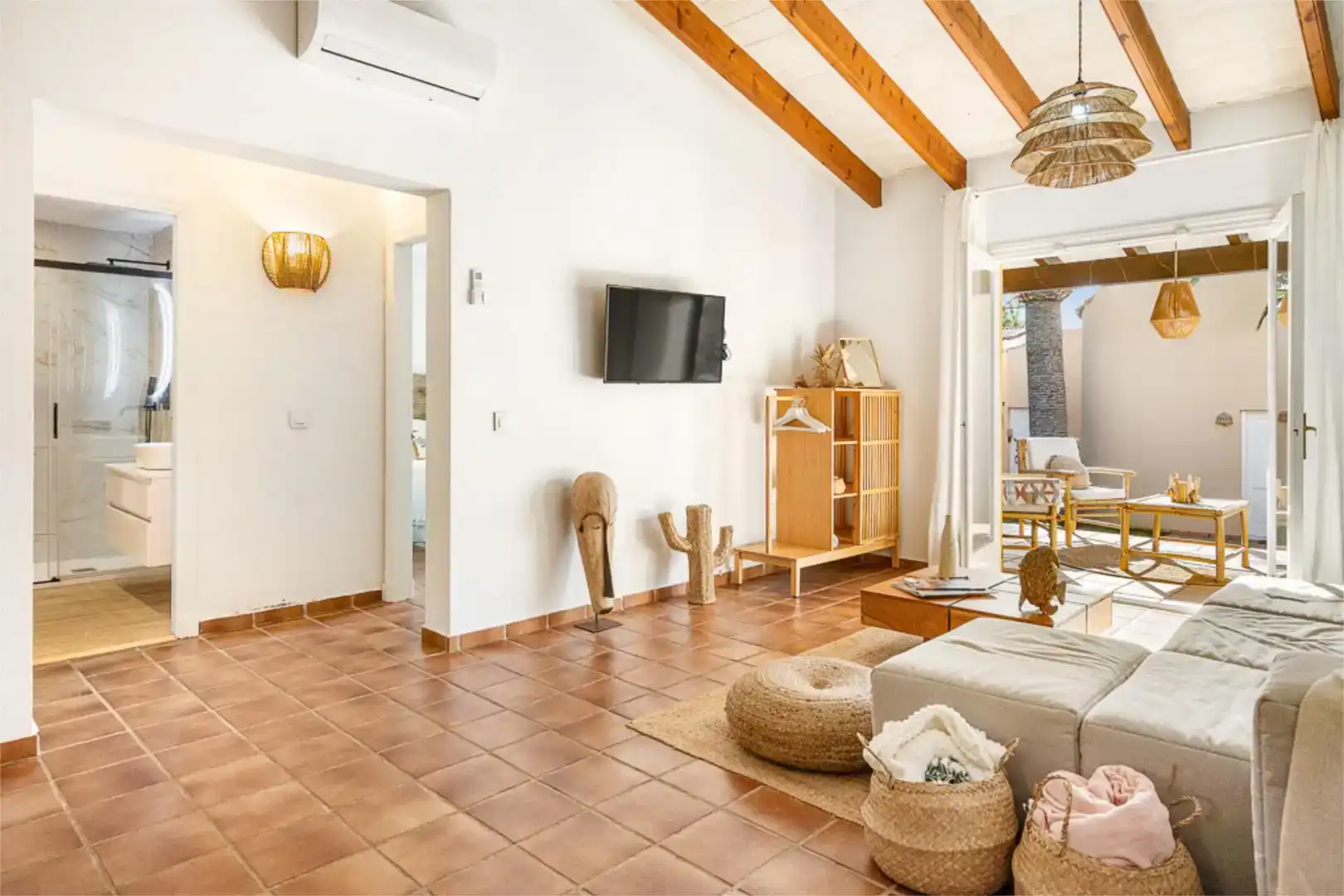 Sala de estar de Casa o chalet de alquiler en Ciutadella de Menorca con Aire acondicionado, Jardín privado y Piscina