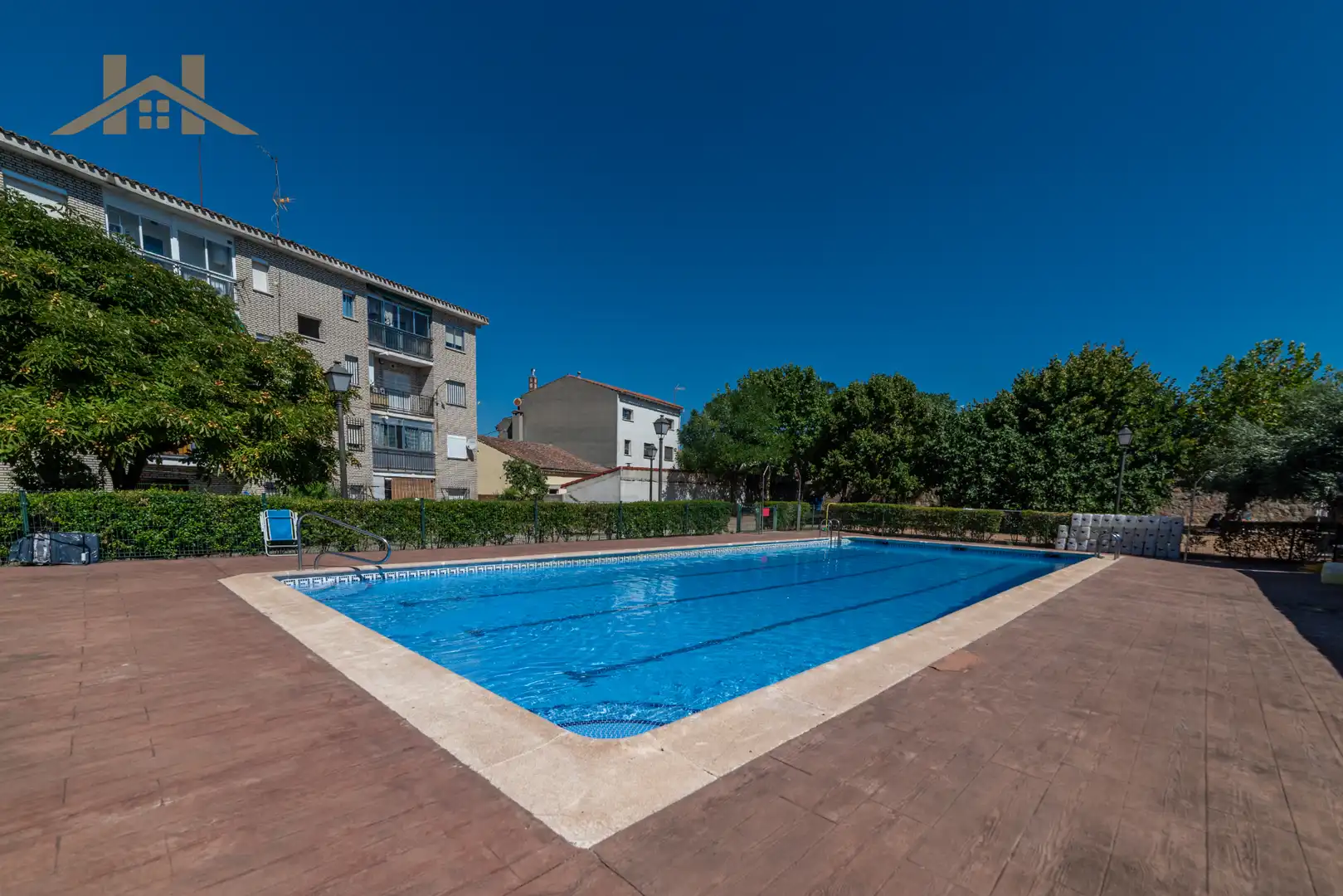 Piscina de Pis en venda en Cadalso de los Vidrios amb Calefacció i Piscina comunitària