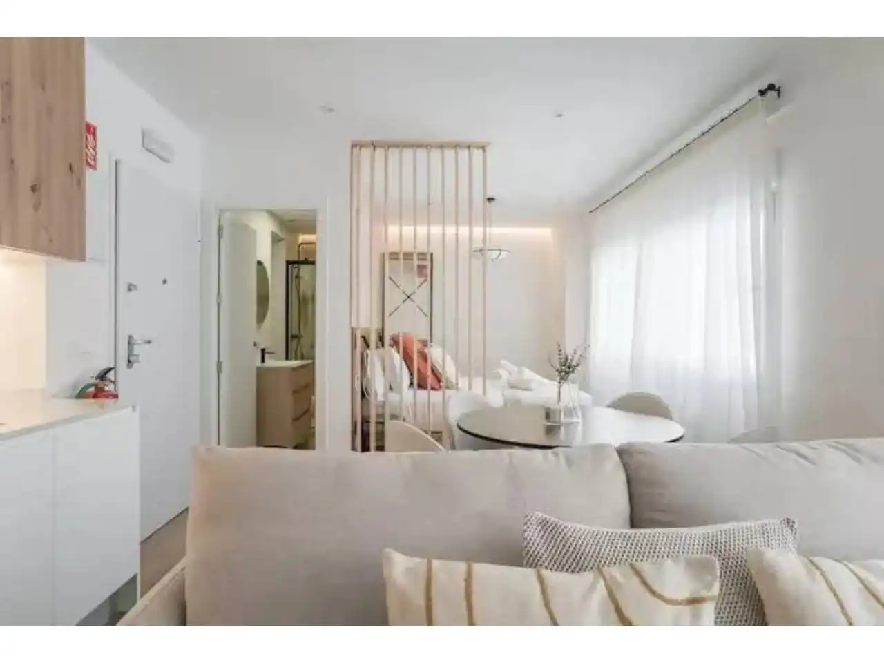 Sala de estar de Estudio en venta en Barcelona con Aire acondicionado, Amueblado y Alarma