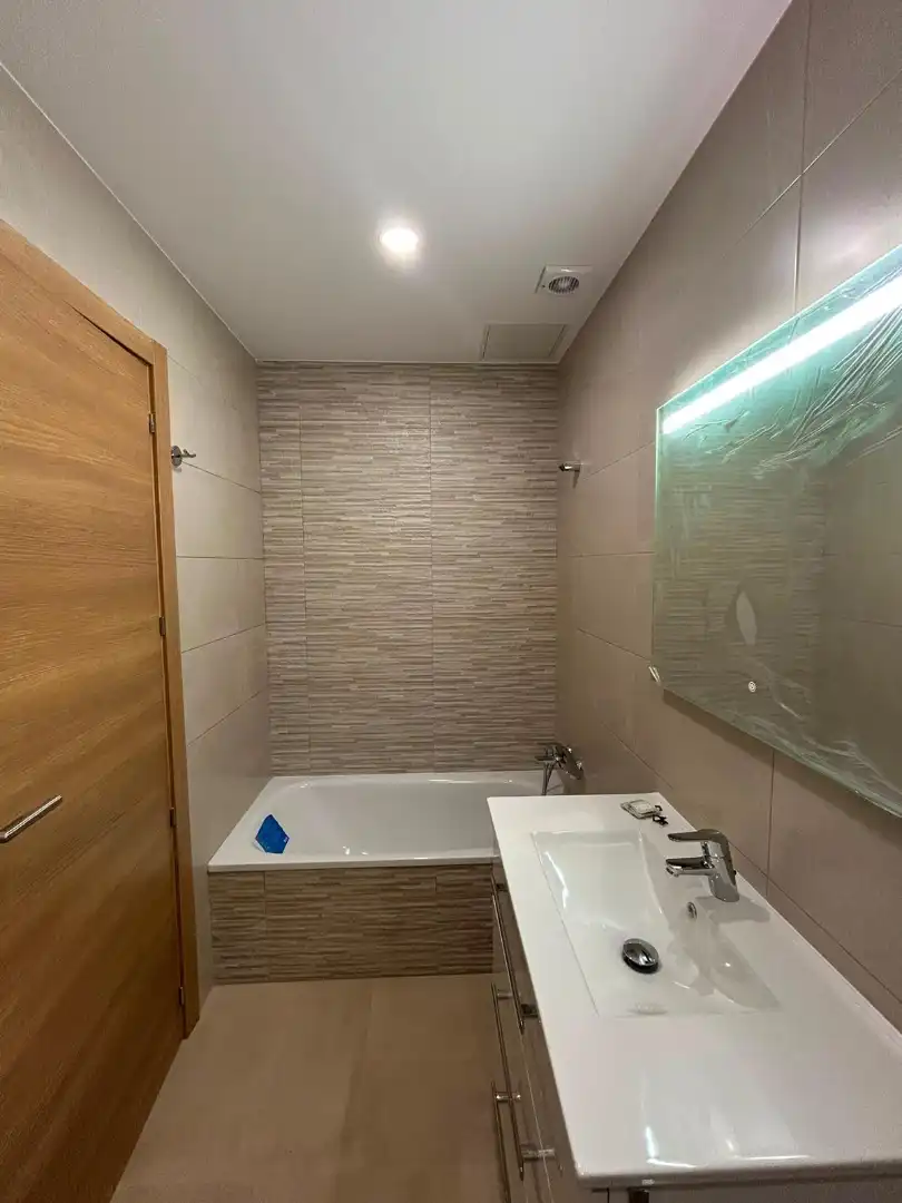 Baño de Casa o chalet de alquiler en Lugo con Calefacción, Jardín privado y Parquet