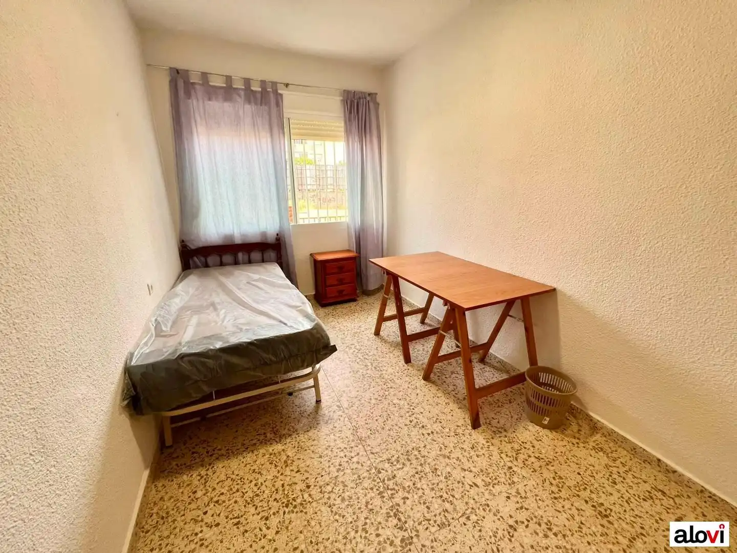 Schlafzimmer von Wohnung zur Miete in Granada mit Möbliert