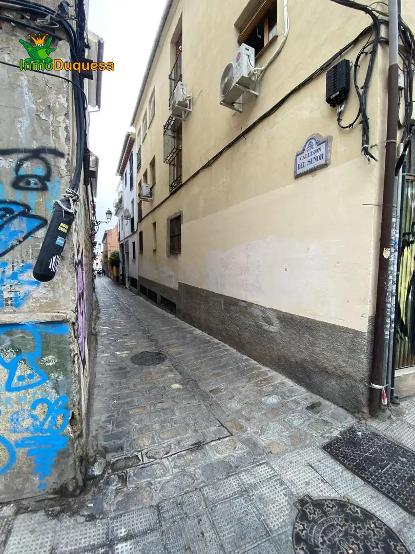 Exterior view of Garage for sale in Granada