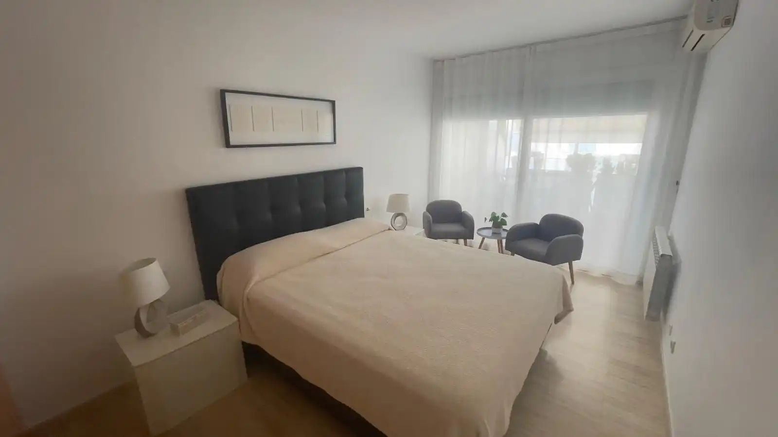 Habitación de Apartamento en venta en Castell d'Aro, Platja d'Aro i s'Agaró con Aire acondicionado, Calefacción y Terraza