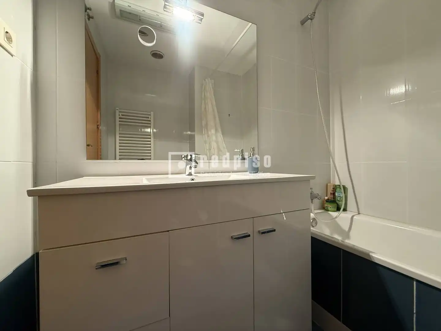 Baño de Piso en venta en Madrid con Aire acondicionado, Calefacción y Jardín privado
