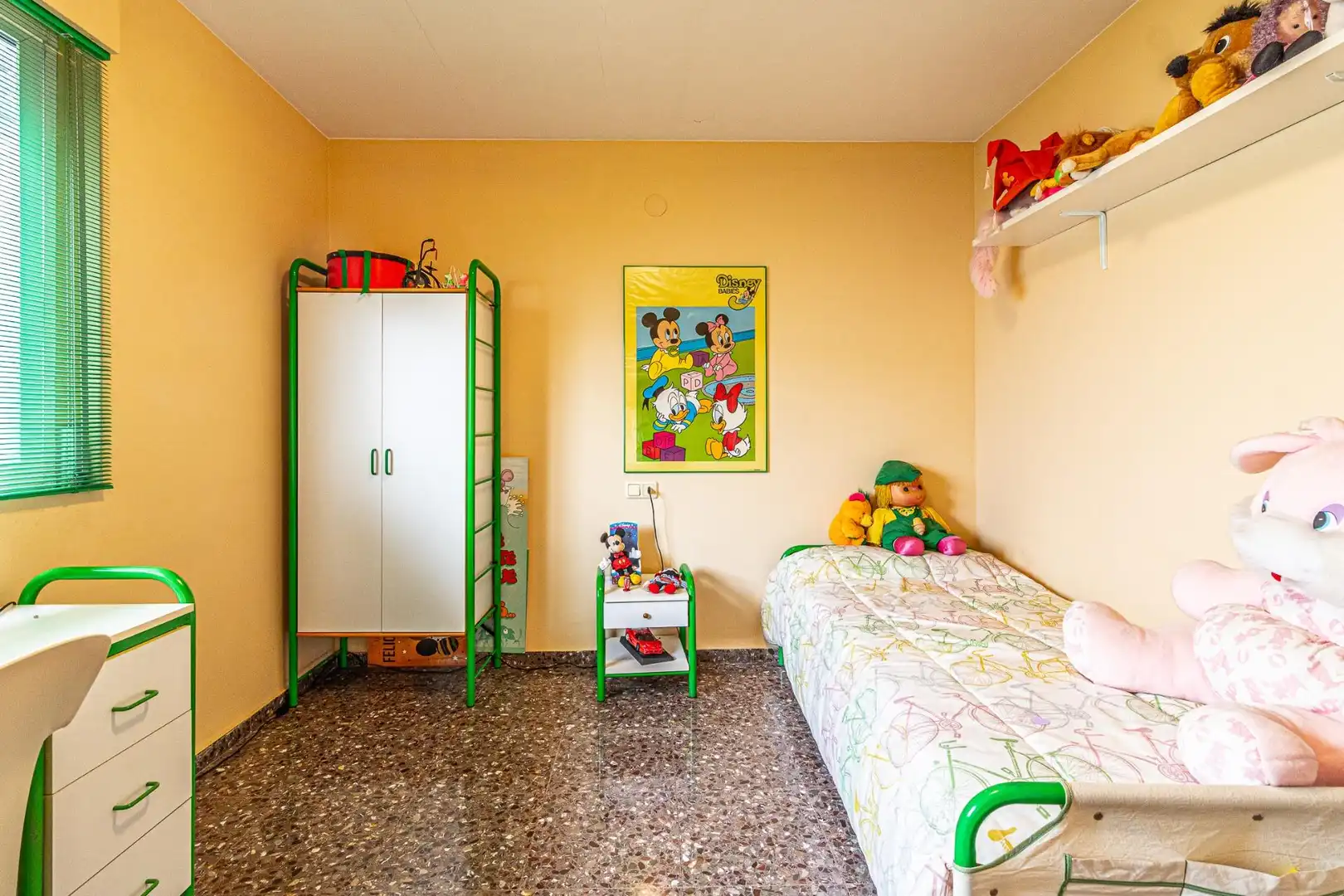Habitación de Casa adosada en venta en Carlet con Aire acondicionado, Trastero y Alarma