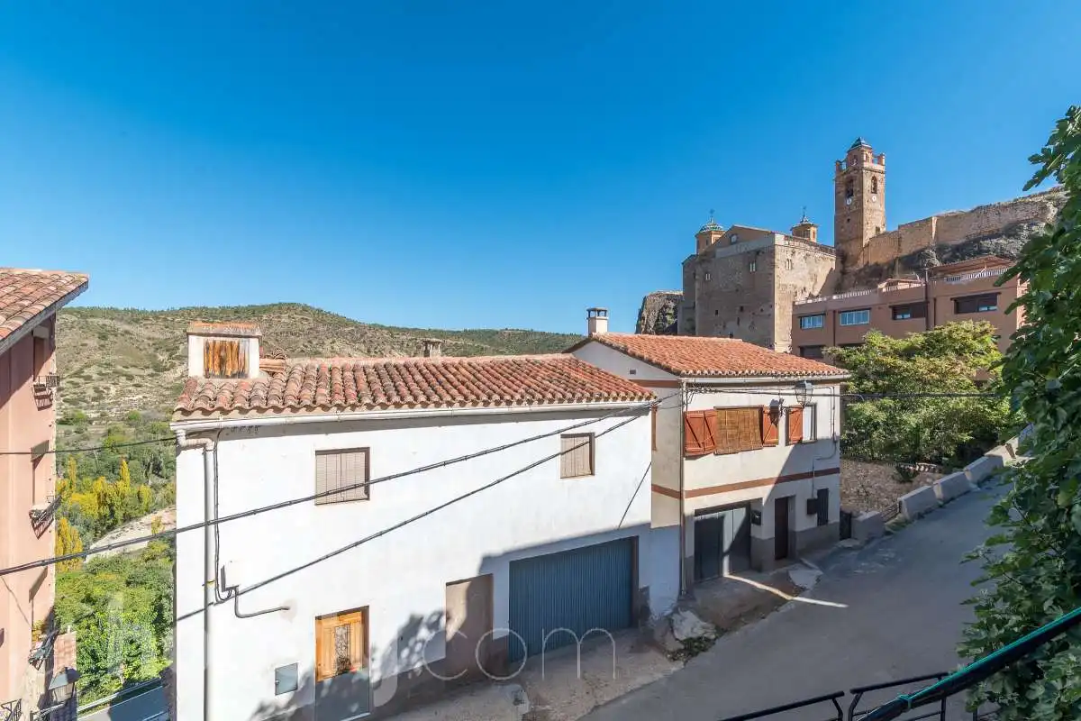 Houses for sale in Calle Virgen de Gracia, 31, Castielfabib