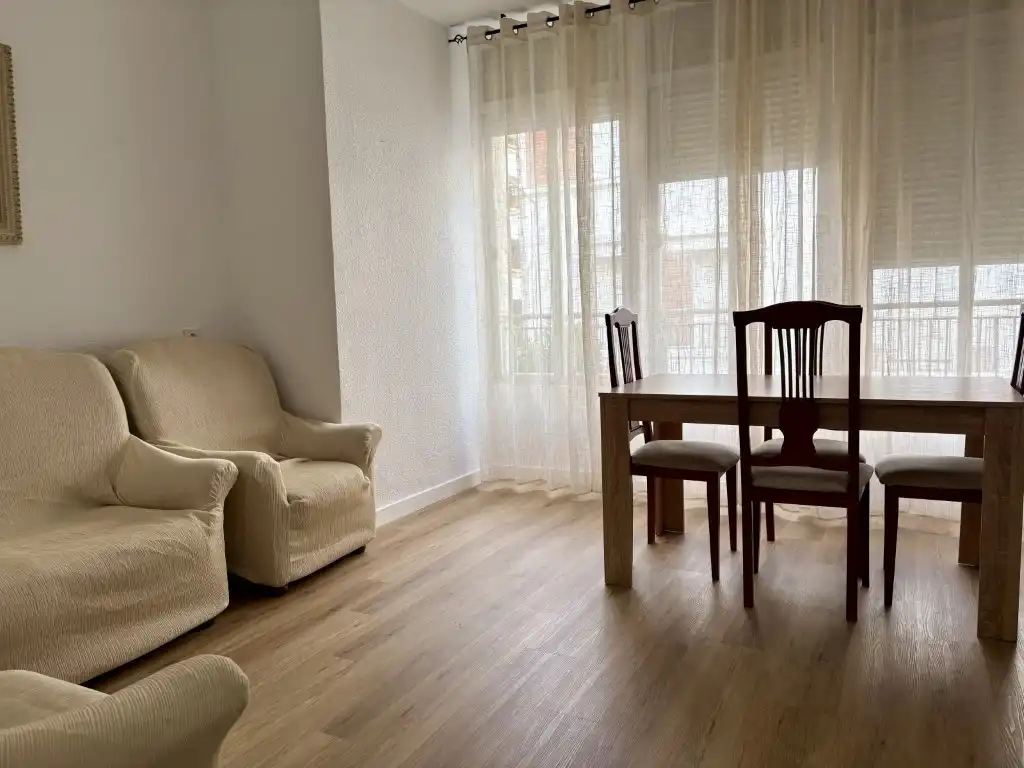 Flat for rent in Calle Alcalde Sanz Noguer, Ciudad Jardín - Zoco, Poniente-Sur, Córdoba Capital