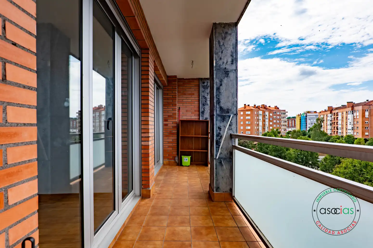 Terrassa de Pis en venda en Gijón  amb Calefacció, Jardí privat i Parquet