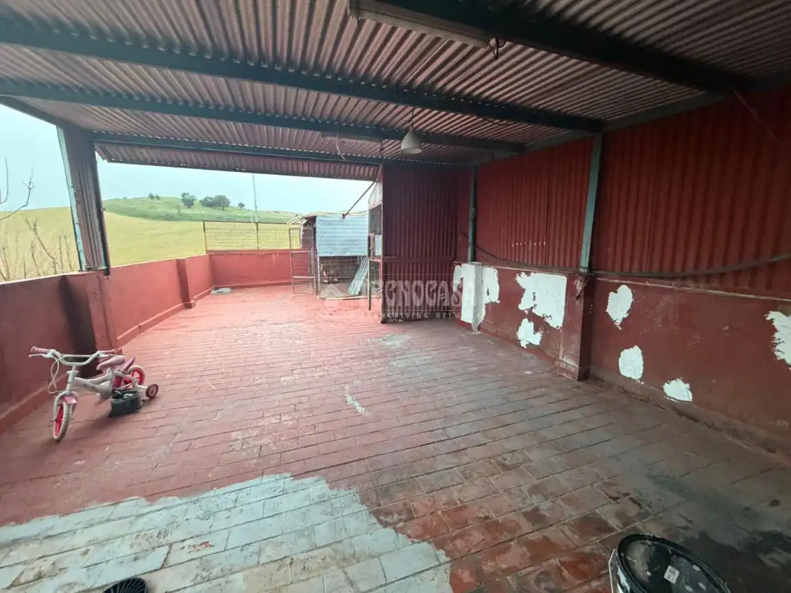 Casa adosada en venda a Dehesilla de Calamón - Campomanes